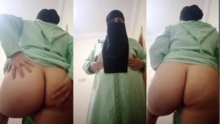 Arab Hot Mom @ Mature Tube -  MILF and  Mom Porn 